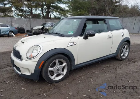 2009 Mini Cooper S from USA, damaged, VIN WMWMF73539TW83854